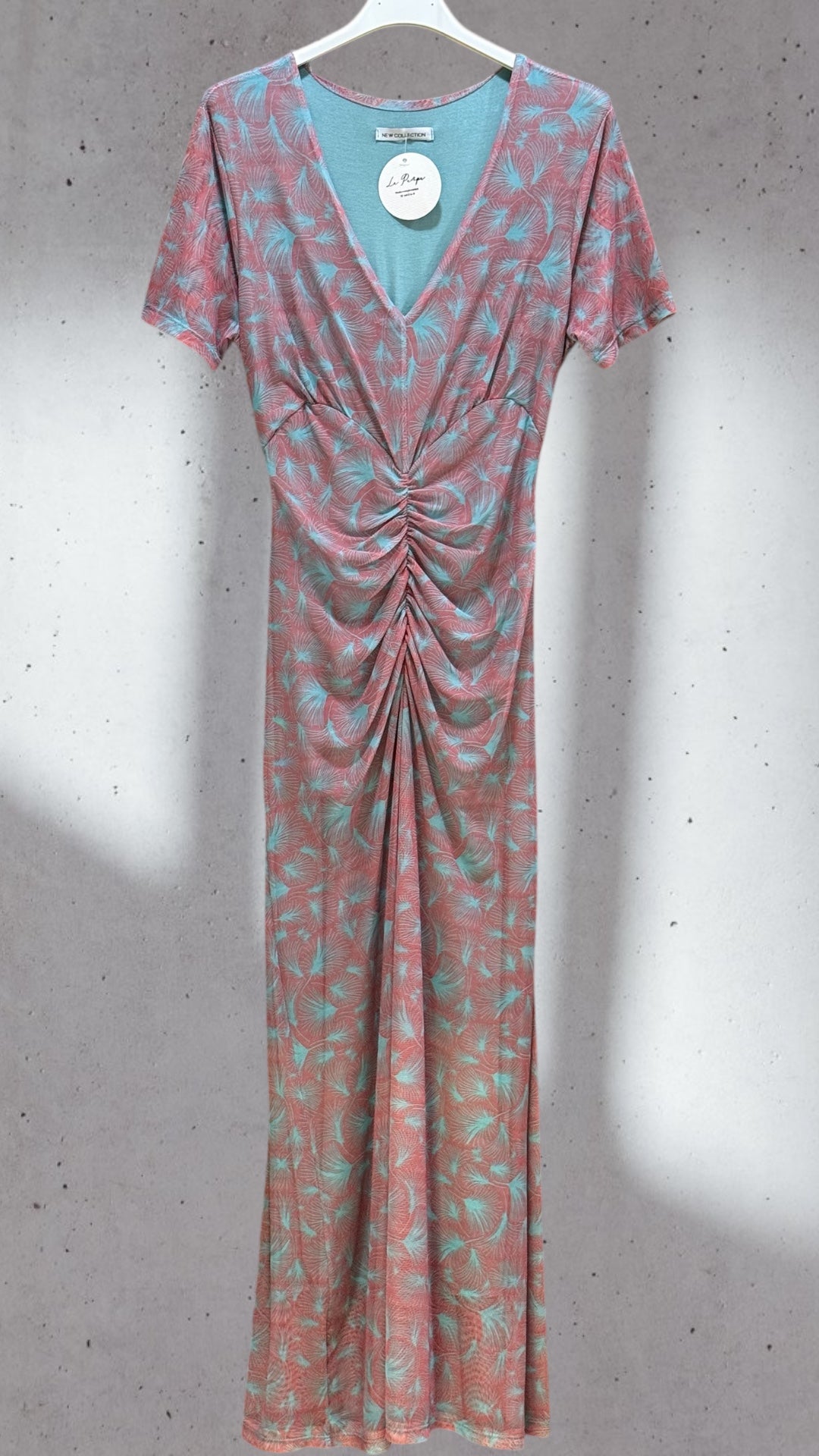 Vestido Fruncido – Ajuste Perfecto y Estilo Casual - La Pampa Triana