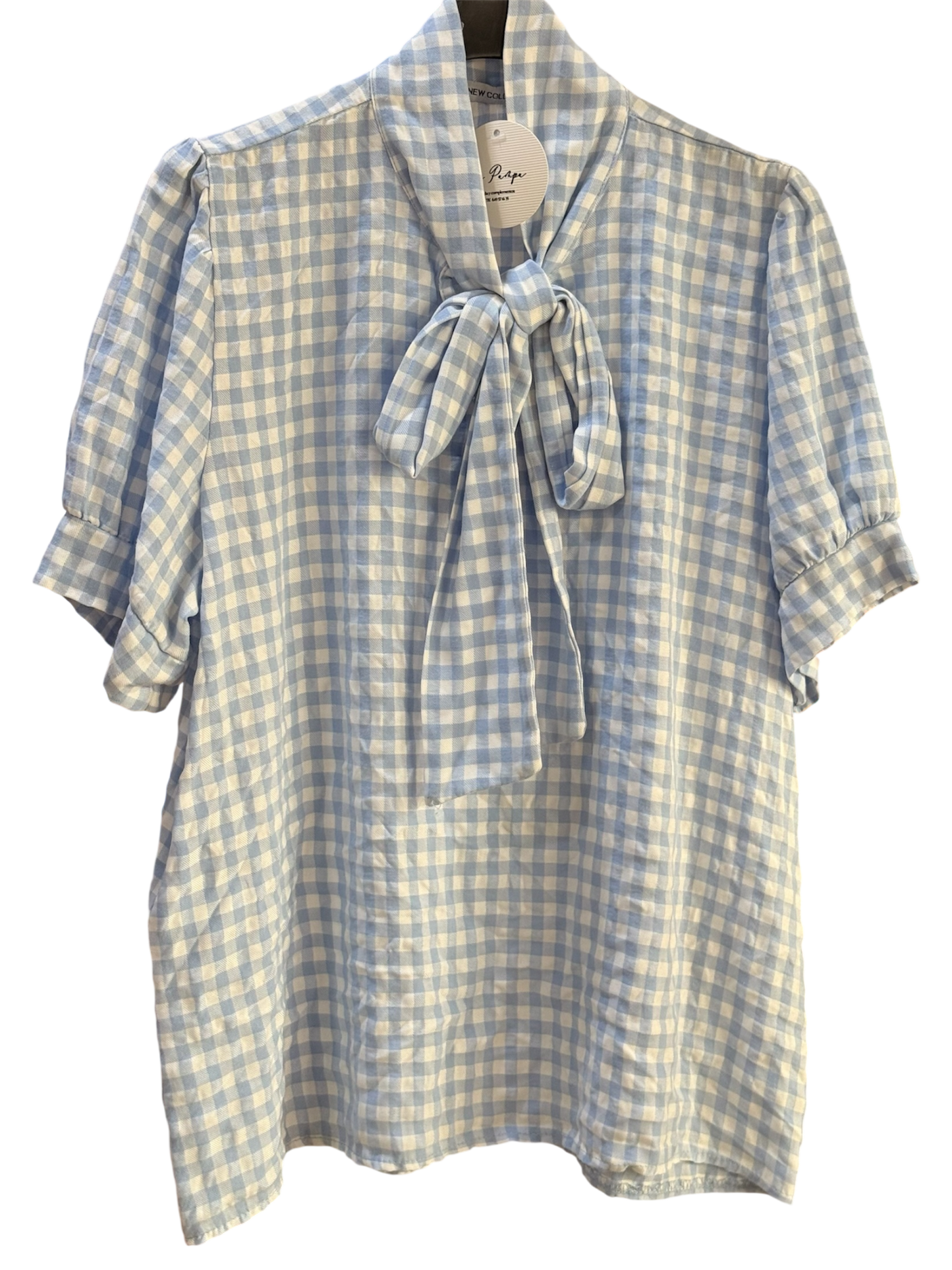 Blusa vichy con lazada en el cuello – Talla única 36–42 - La Pampa Triana