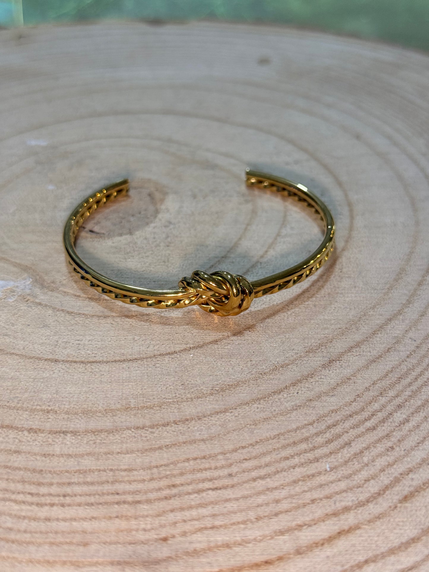 Brazalete rígido acero dorado - La Pampa Triana