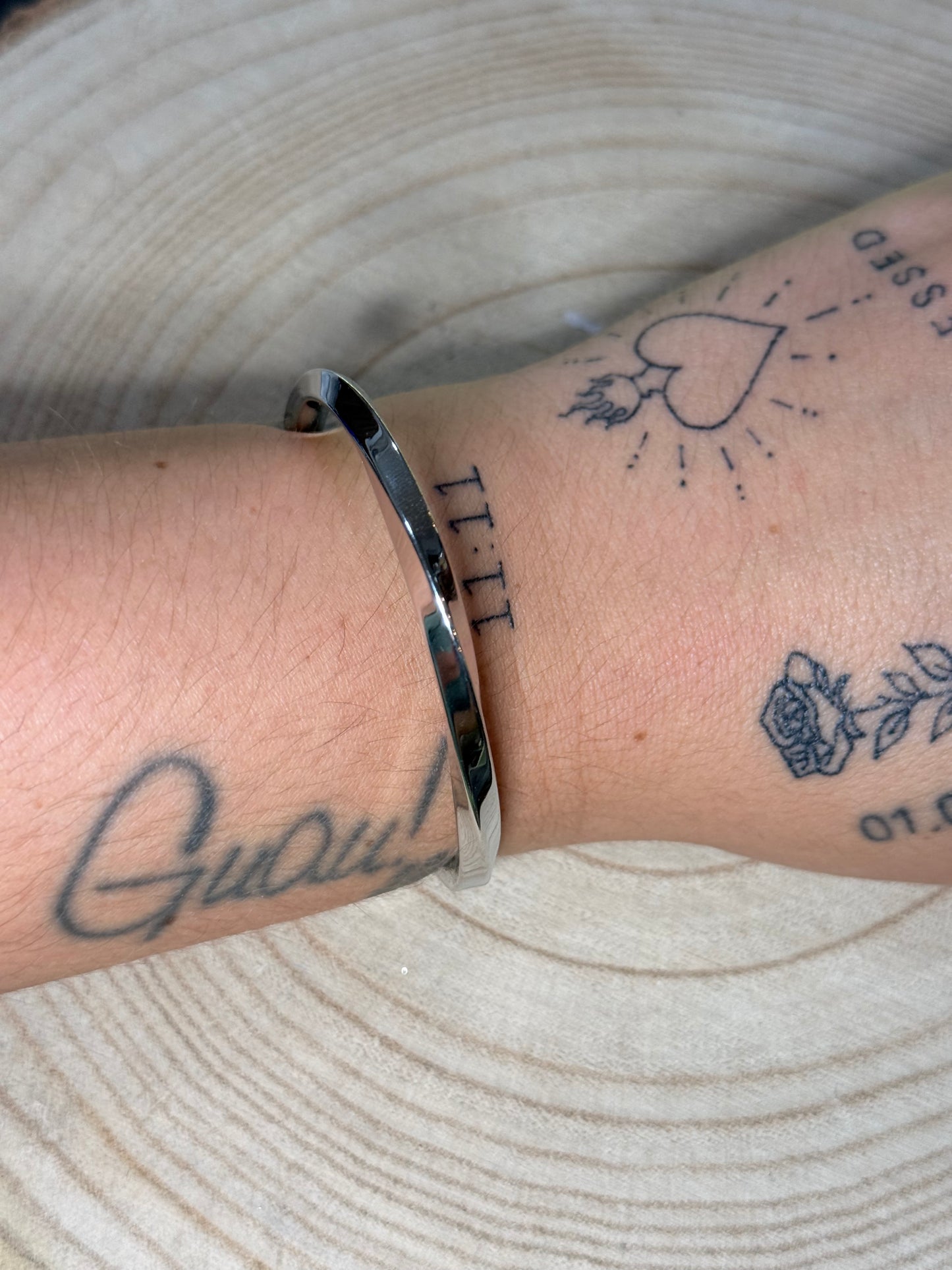 Brazalete rígido acero plateado - La Pampa Triana