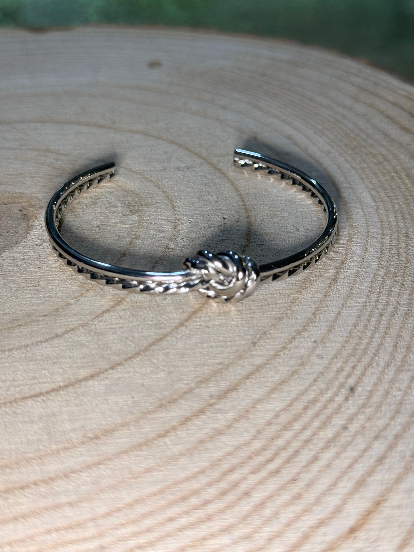 Brazalete rígido acero plateado - La Pampa Triana