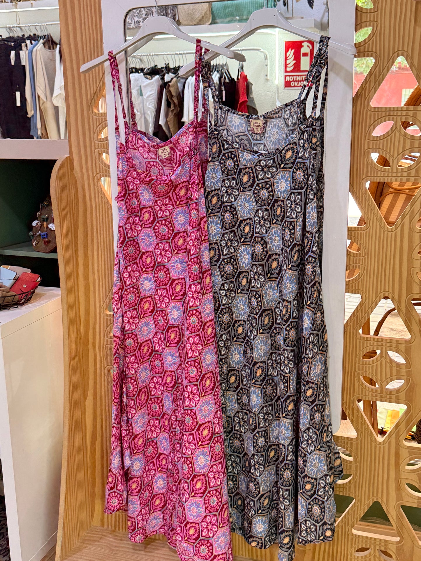 VESTIDO TIRANTAS