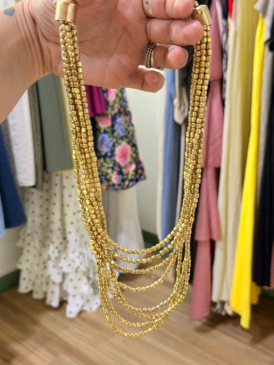 Collar dorado - La Pampa Triana