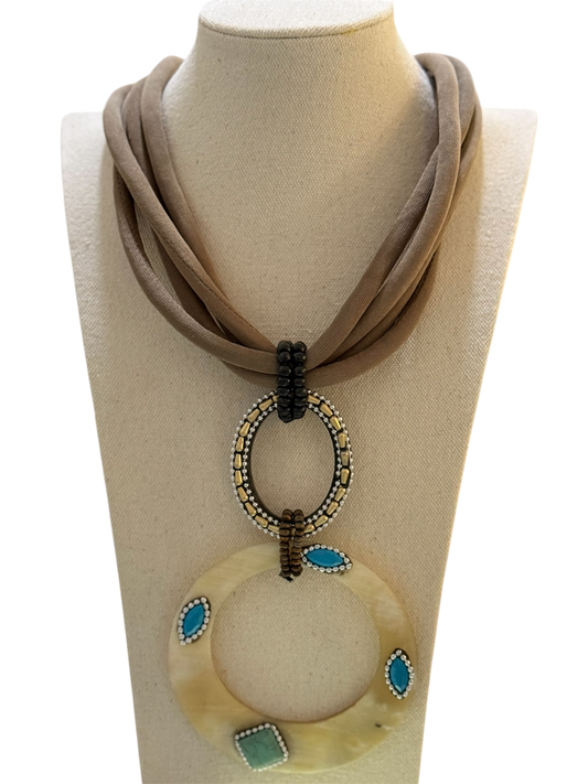 Collar África – Multicadenas dorado estilo tribal chic - La Pampa Triana