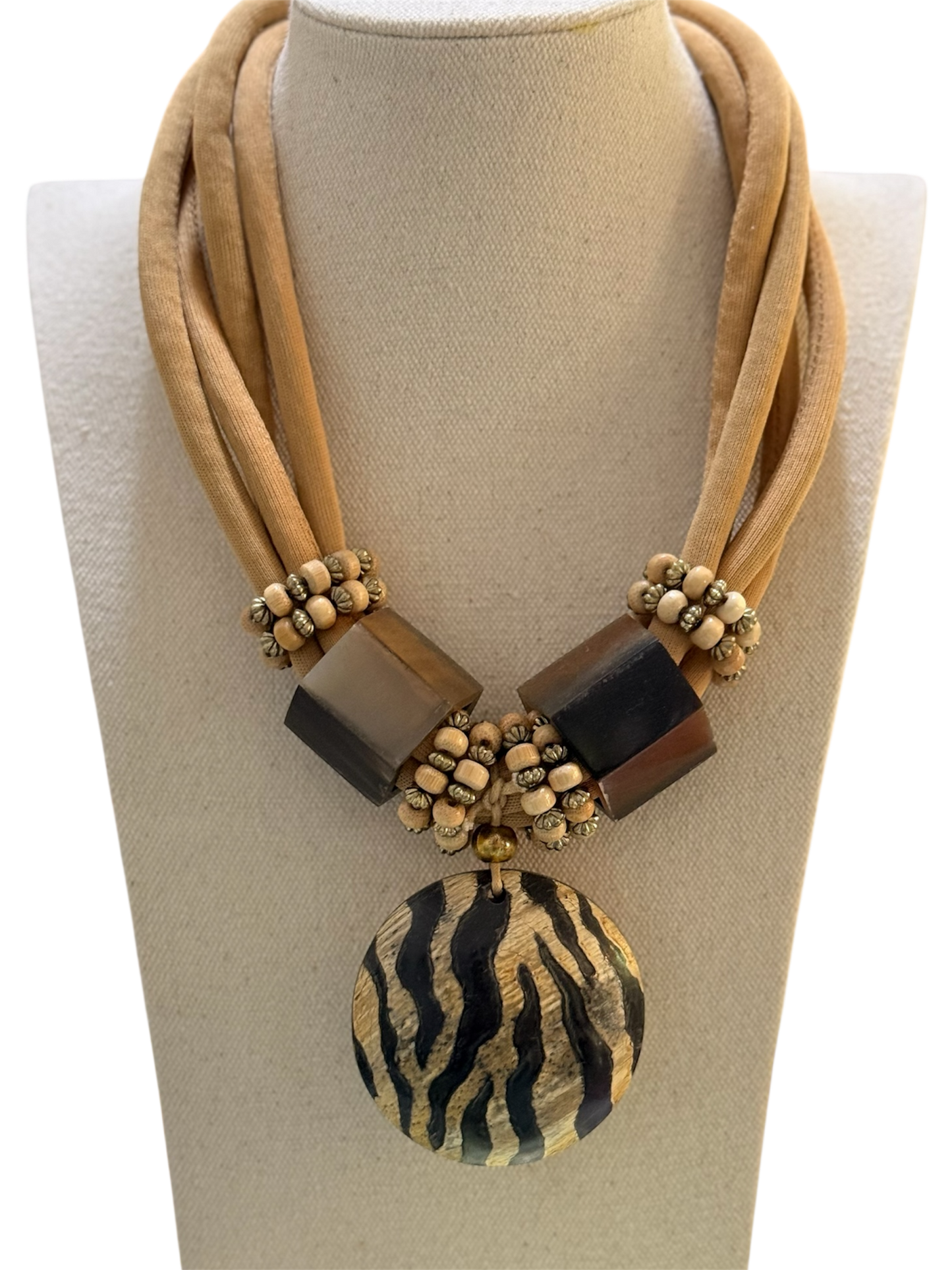 Collar África – Multicadenas dorado estilo tribal chic - La Pampa Triana