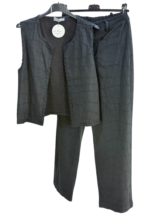 CONUNTO CHALECO Y PANTALON